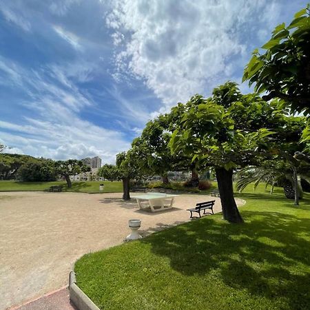 Beau Studio Dans Residence Avec Piscine Et Vue Sur La Ville - 5Min Des Plages 망들리유 라 나플 외부 사진
