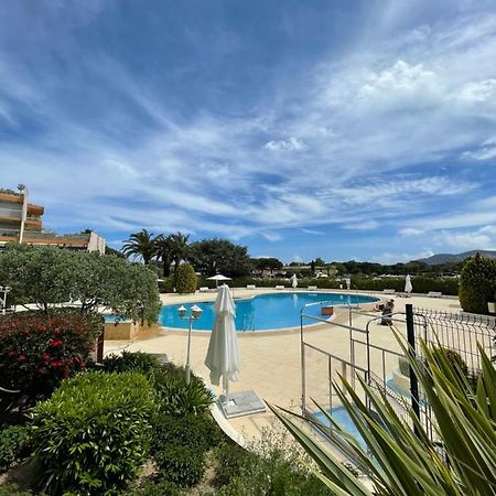 Beau Studio Dans Residence Avec Piscine Et Vue Sur La Ville - 5Min Des Plages 망들리유 라 나플 외부 사진